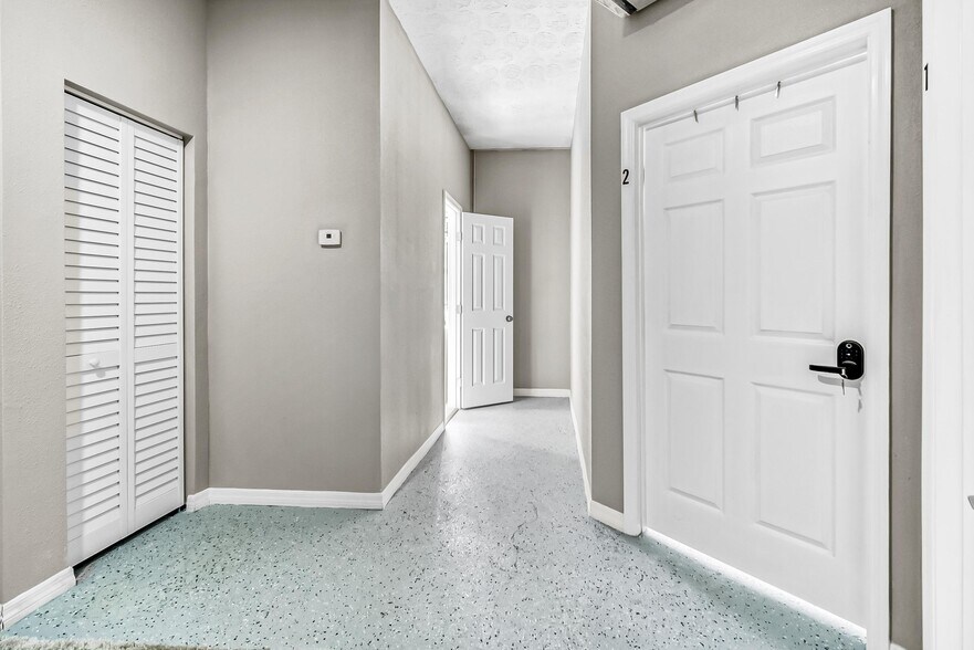 Building Photo - 5260 Ramona Blvd