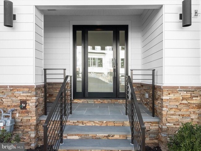 Building Photo - 14920 Dispatch St