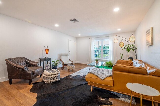 Building Photo - 1097 Eden Isle Blvd NE