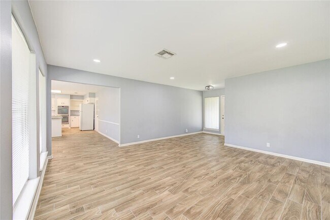 Building Photo - 1809 Lamar Dr