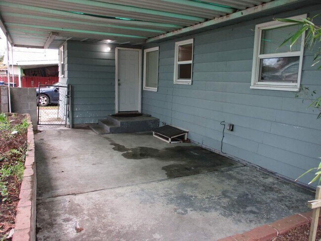 Building Photo - Charming 2 Bedroom 1 bath in Tacoma