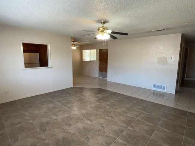 Building Photo - 1502 Linda Ln