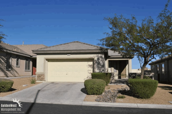 Primary Photo - Gorgeous 3Bdm 2Ba Corner Lot Home in a Gat...
