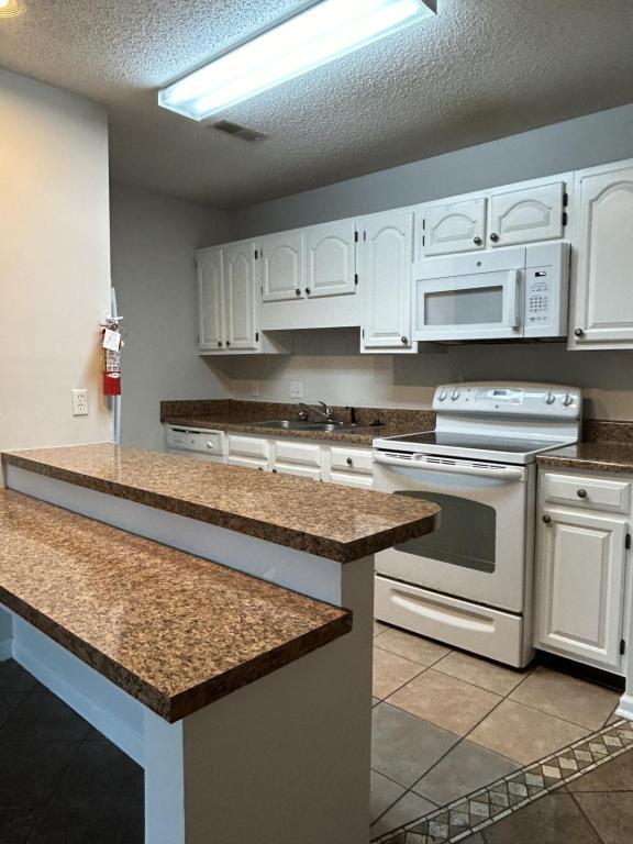 Building Photo - 212 Double Eagle Dr