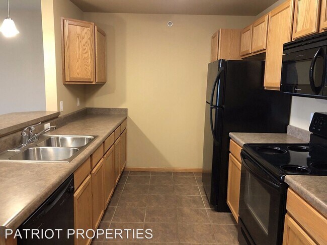 Building Photo - 155 Market St