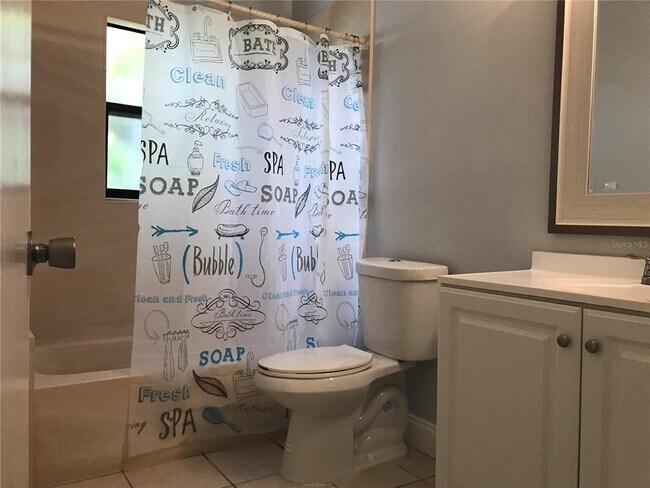 Building Photo - 2431 Doud St