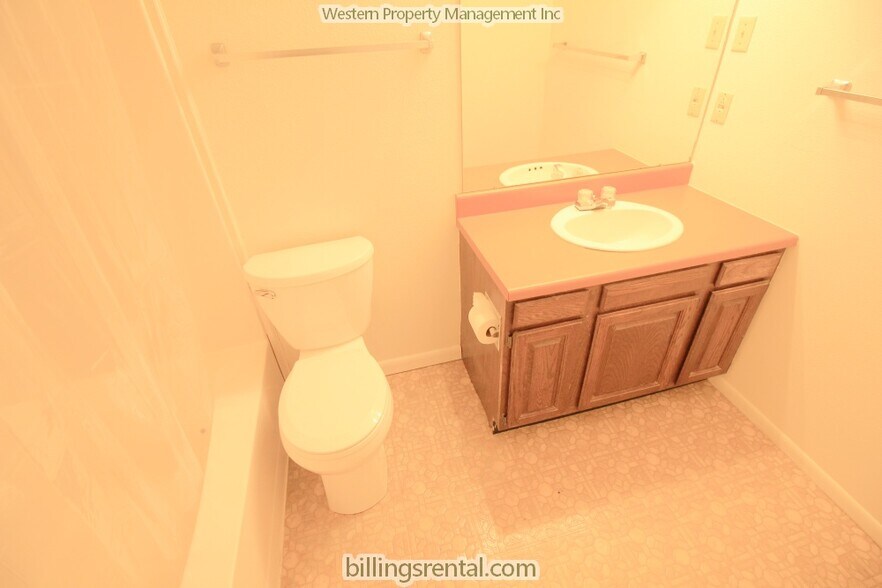 Bathroom - 1542 Governors Blvd