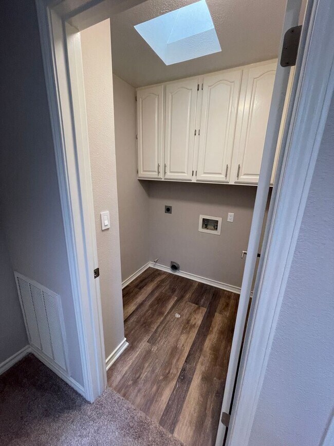Building Photo - 3 br, 2 bath House - 1714 Eagle Point