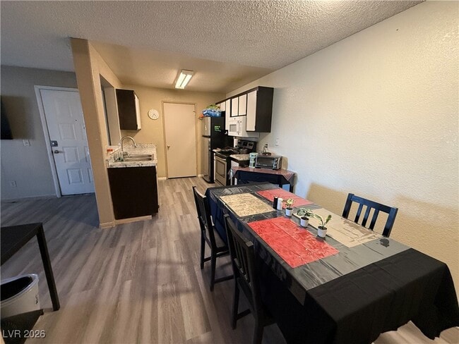 Building Photo - 240 Mission Catalina Ln