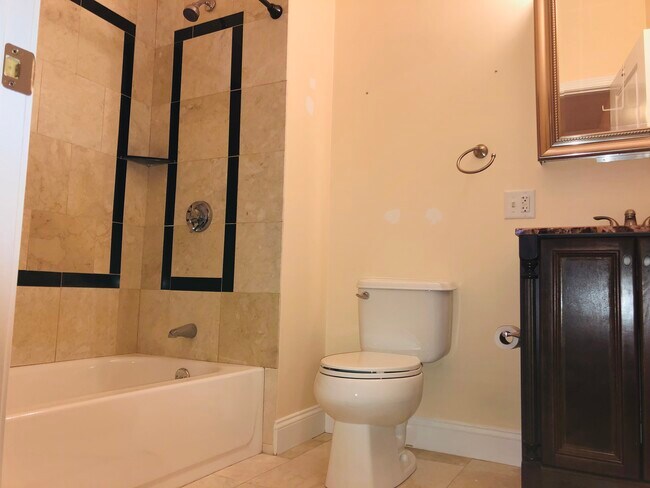 Building Photo - 100 Fellsway W