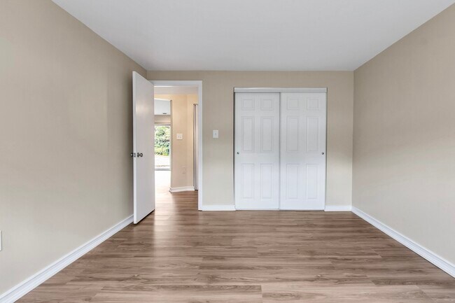 Building Photo - 55 Fernview Ave