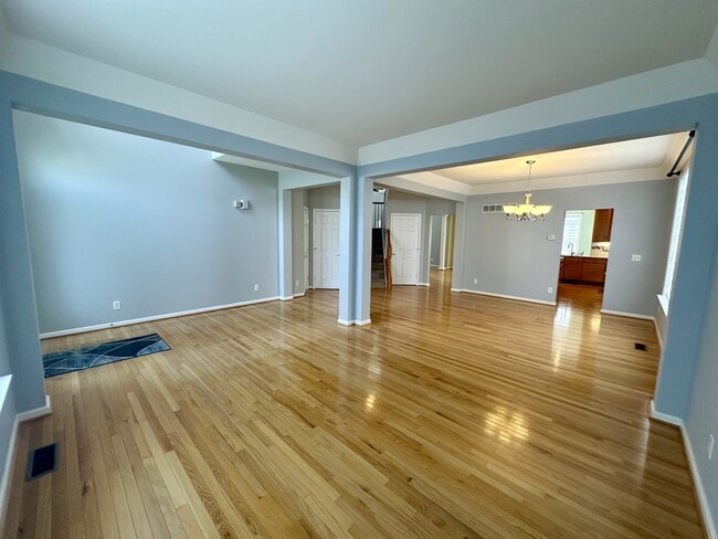 Building Photo - 102 Marlin Ct