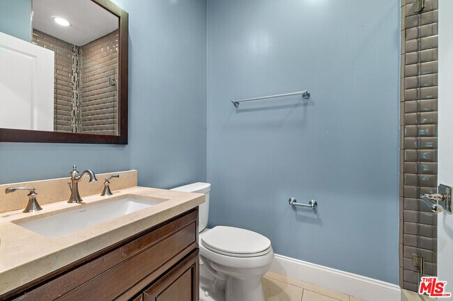 Building Photo - 1147 Centinela Ave