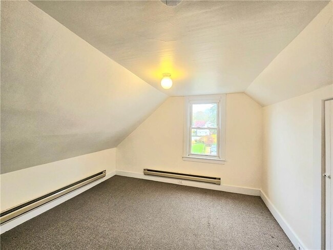 Building Photo - 13 York Ave