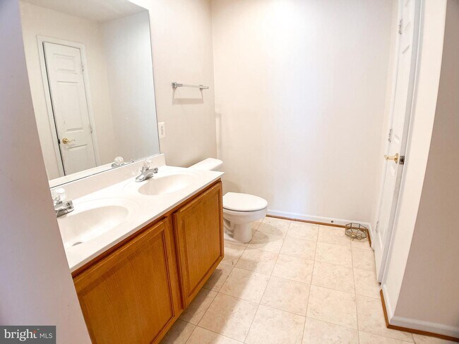 Building Photo - 6984 Cromarty Dr