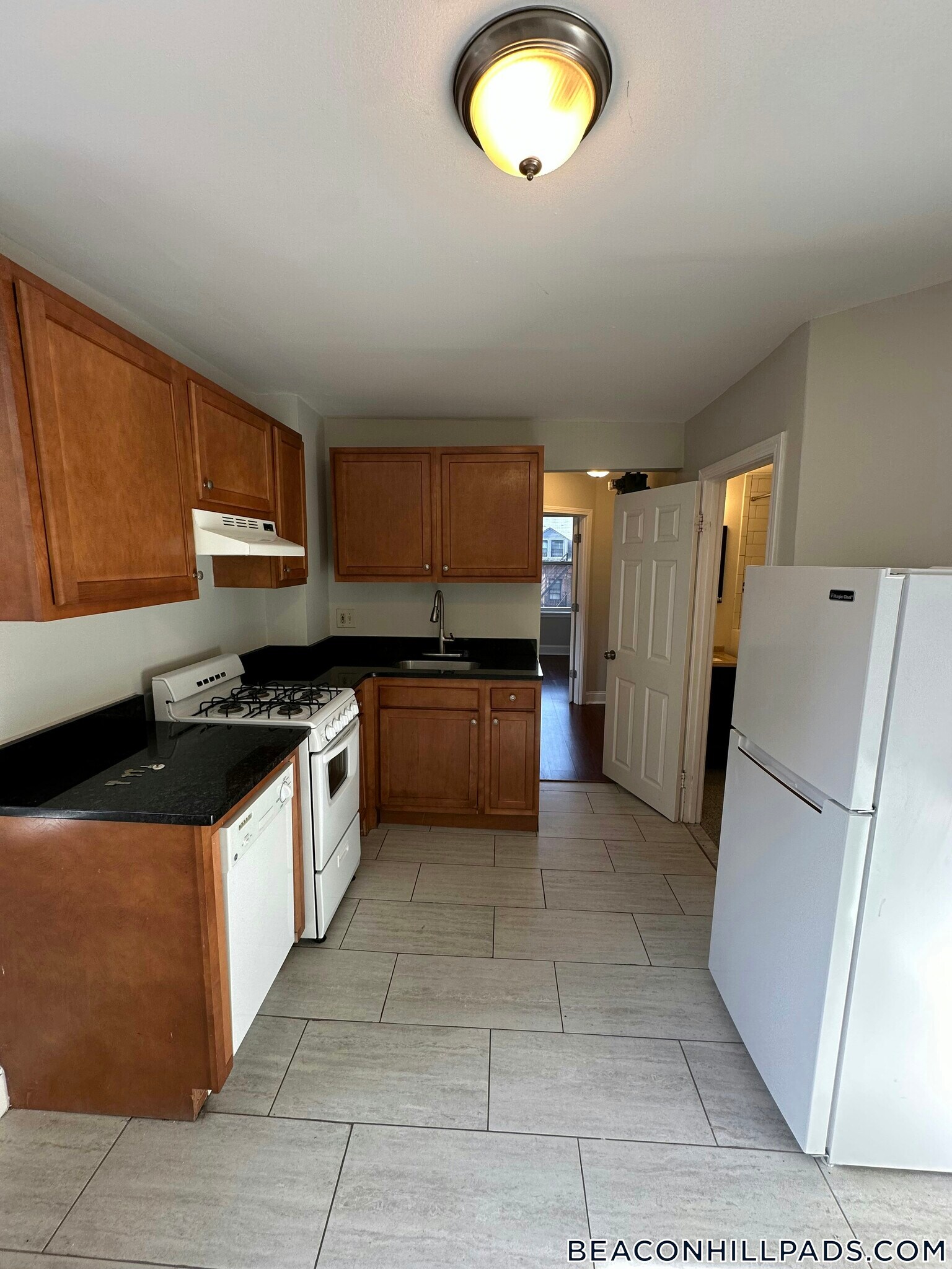 Building Photo - 70 Joy St