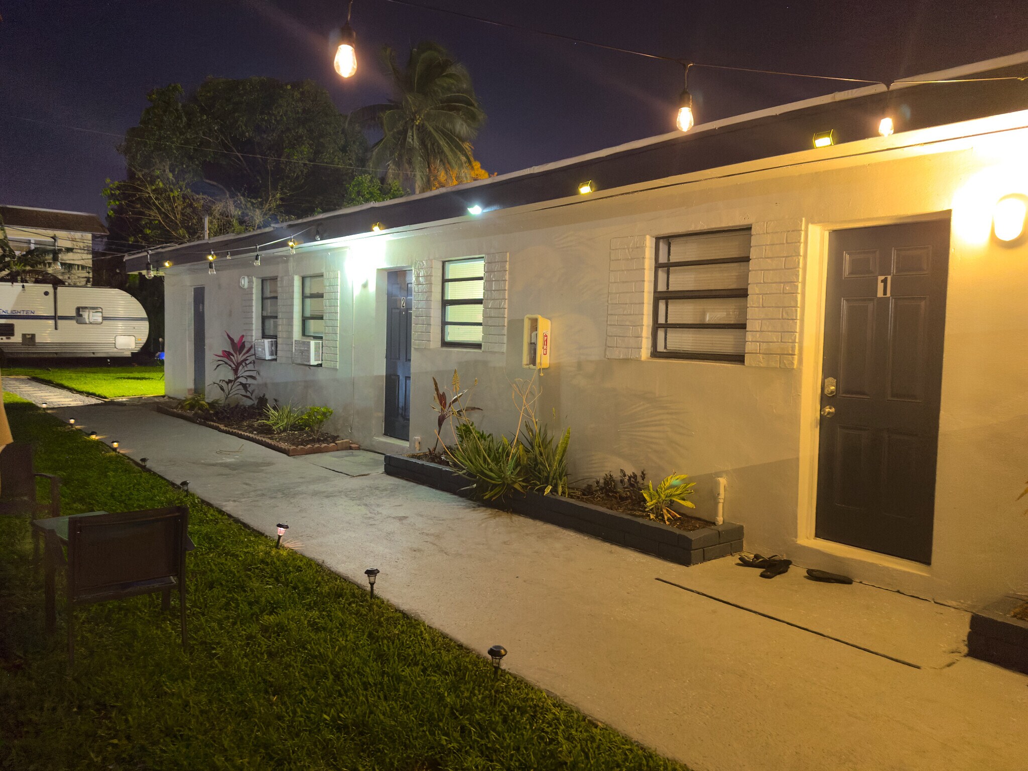 Building Photo - 6036 Polk St