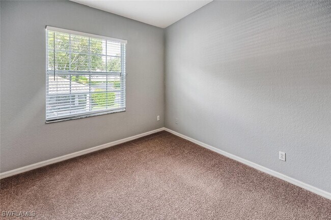 Building Photo - 6812 Satinleaf Rd S