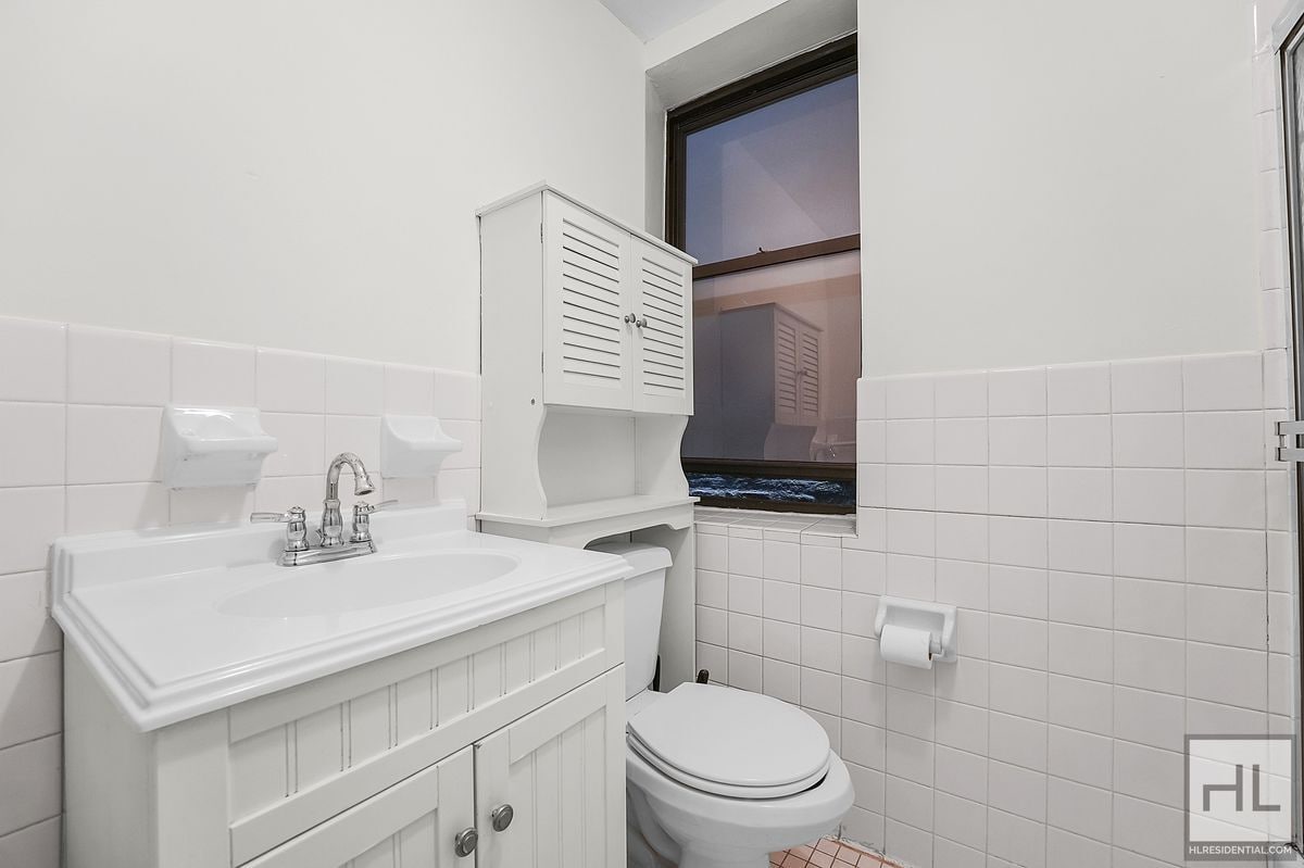 Building Photo - WEST 43 STREET