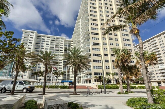 Building Photo - 111 N Pompano Beach Blvd