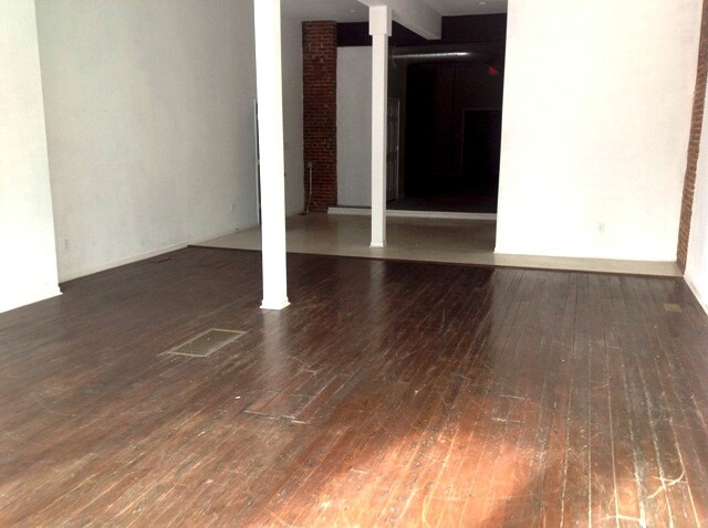 Interior Photo - 7609-7611 S Broadway
