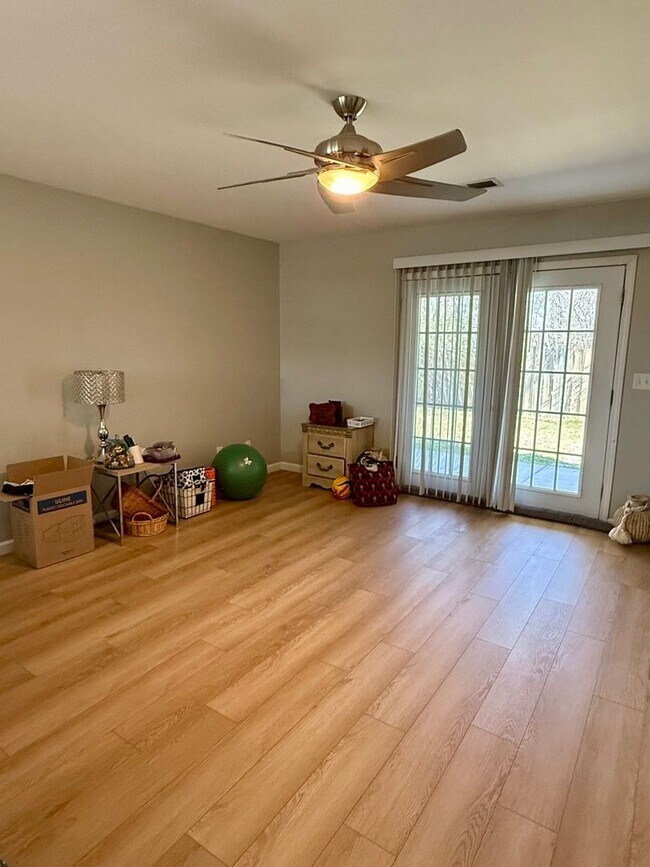 Building Photo - Updated 3BR Home with Luxury Vinyl Plank Flooring Throughout & Spacious Yard