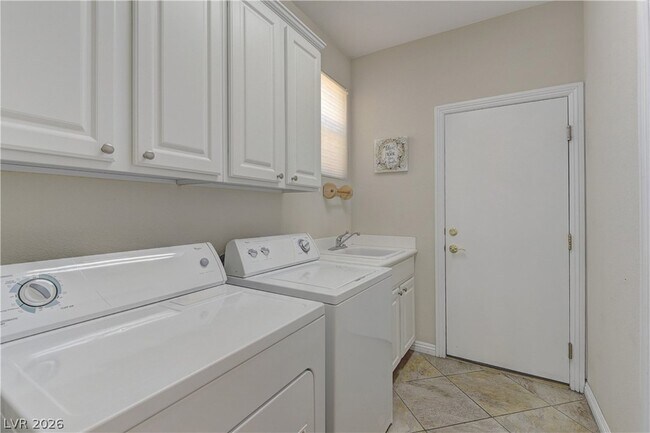 Building Photo - 5211 Vedra Ct