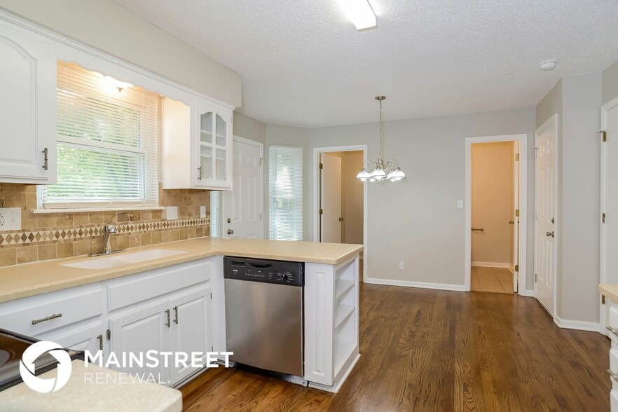 Building Photo - 14705 S Alden St