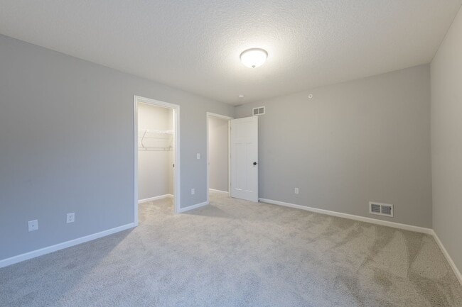 Building Photo - Awesome maple grove 5 bed 4 bath townhome! Pond views, 2 years old!