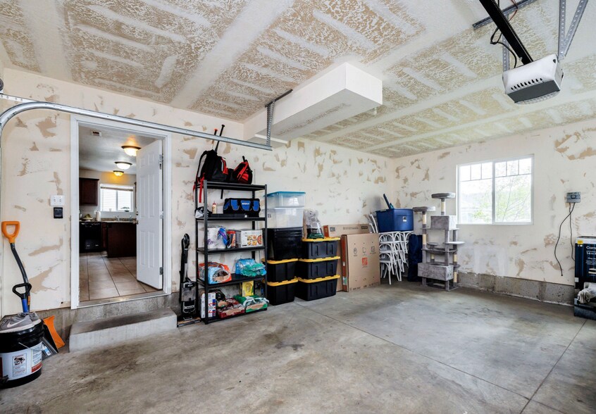 2-car Garage - 455 W 1140 N