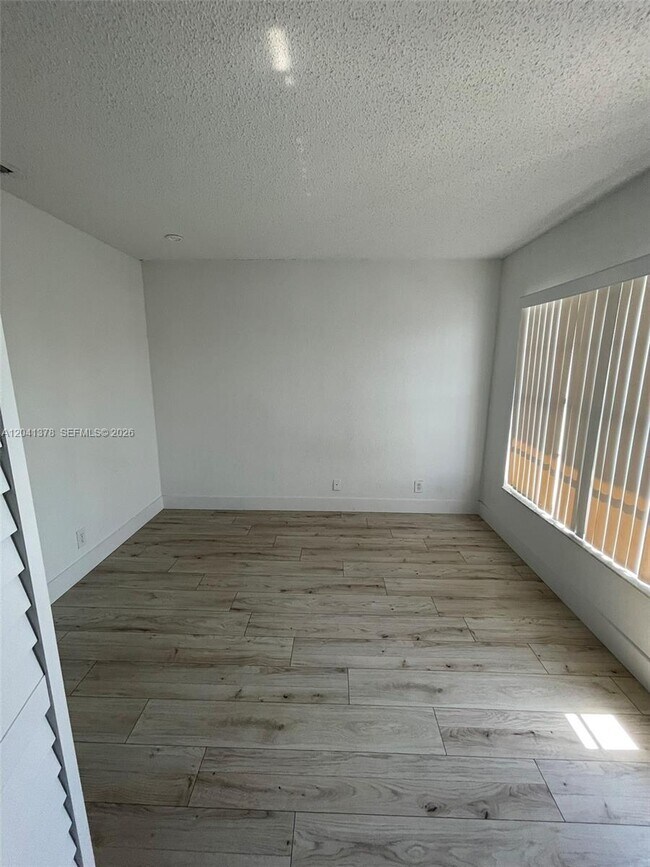 Building Photo - 2580 Coral Springs Dr