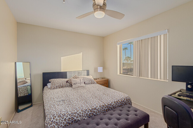 Building Photo - 425 S Parkcrest