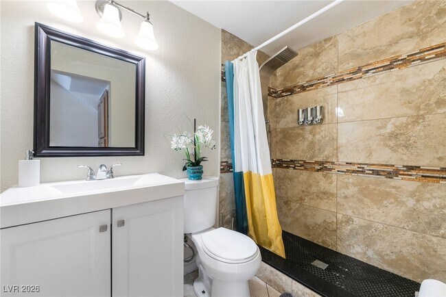 Building Photo - 2419 E Vegas Valley Dr