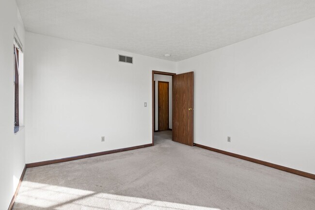 Building Photo - 1310-1316 Palmer House Court