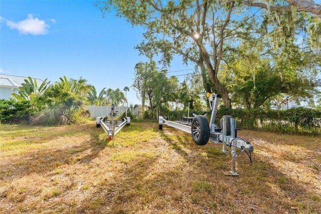 Building Photo - 8010 Riverview Dr