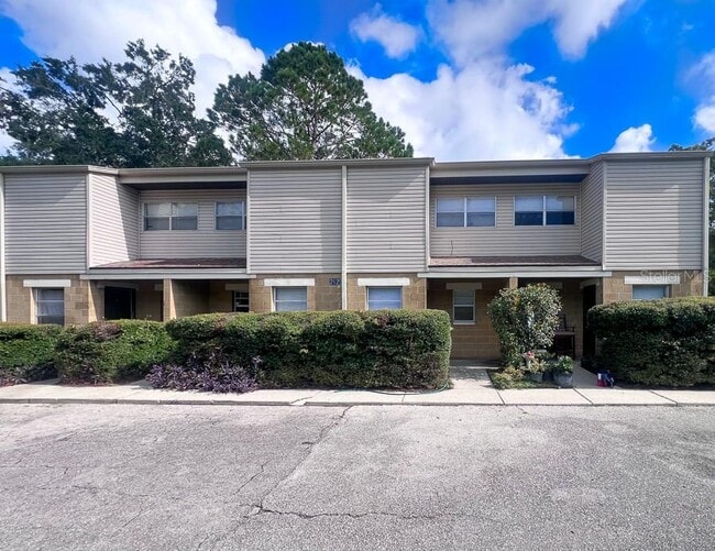 Building Photo - 2622 SW 38th Pl