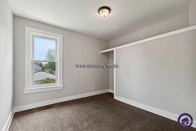 Building Photo - 1310 Almon Ave