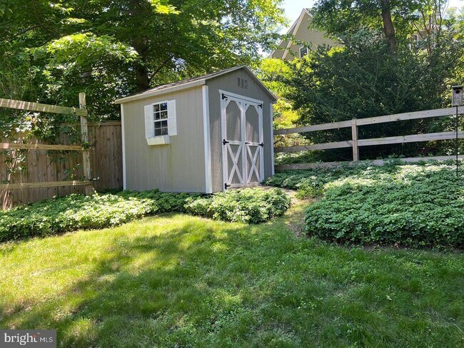 Building Photo - 8711 Braeburn Dr
