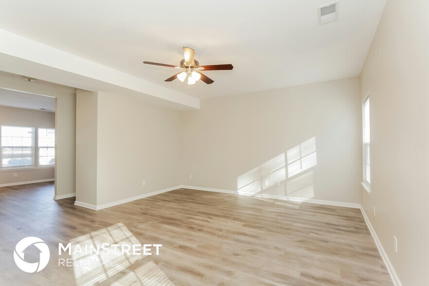 Building Photo - 16611 Crimson Sargent Dr