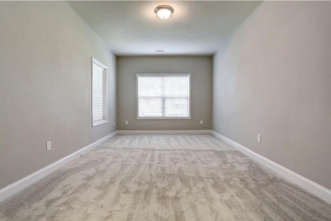 Building Photo - 12820 Doe Dr