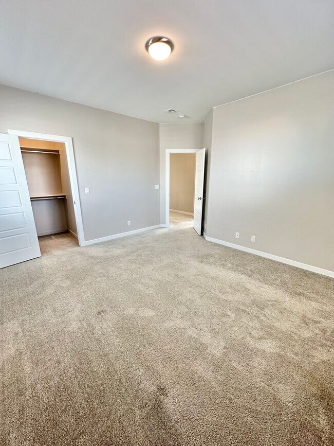 Building Photo - 797 Red Marble Ln