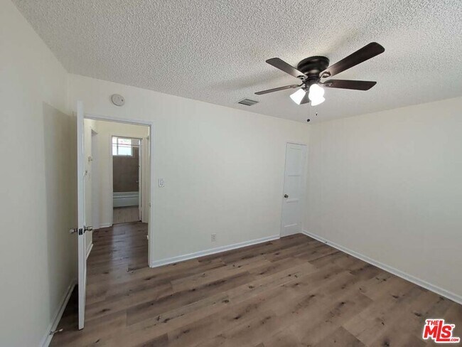 Building Photo - 7758 N Glenoaks Blvd