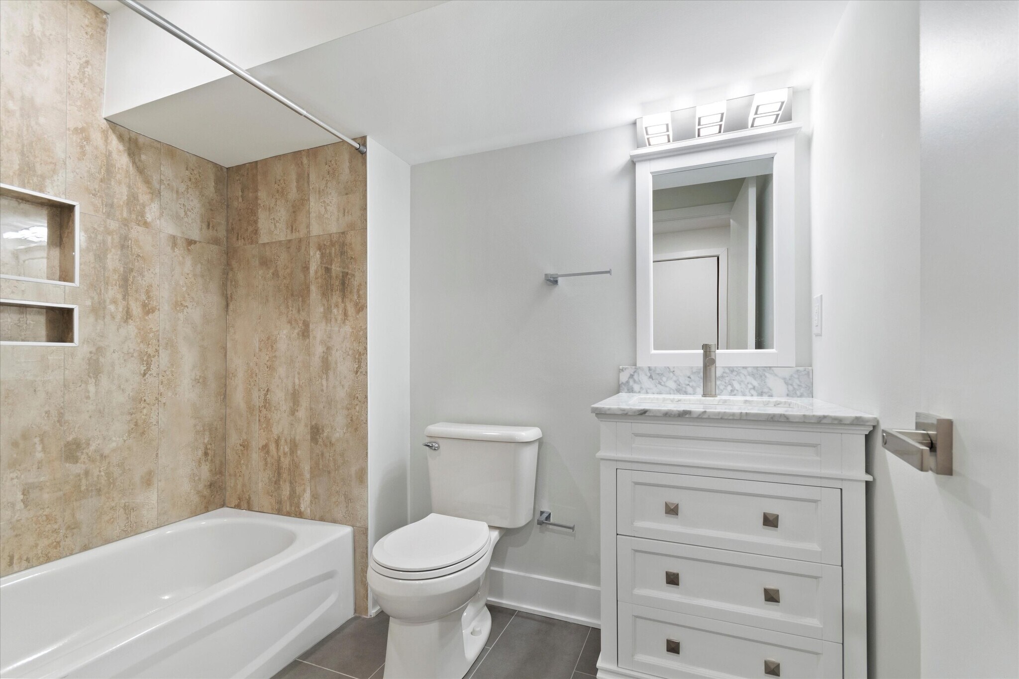 Building Photo - 321 W Berks St