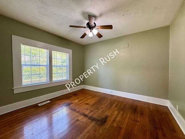 Building Photo - 4502 S Choctaw Dr