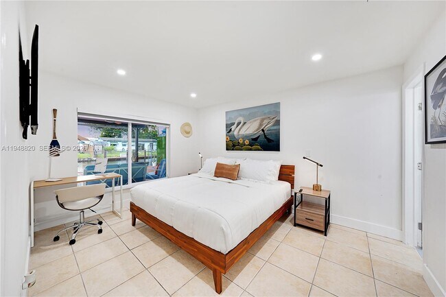 Building Photo - 4711 SW 42nd Terrace