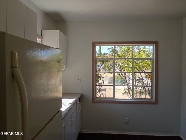 Building Photo - 4704 Clifton Ave