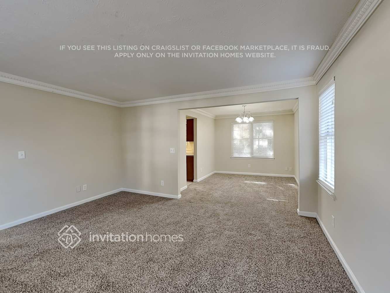 Building Photo - 2640 Woodside Dr