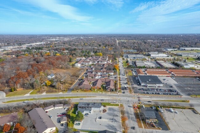 Building Photo - Studio Premium