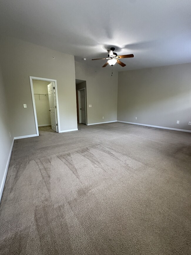 Building Photo - Spacious 3-Bed Townhouse in Raleigh