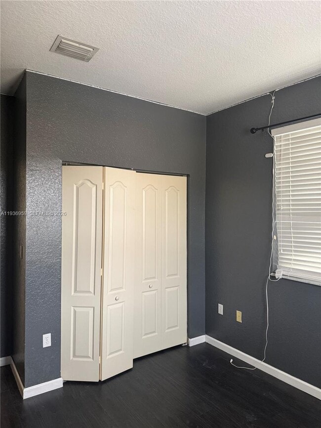 Building Photo - 3951 NE 13th Dr